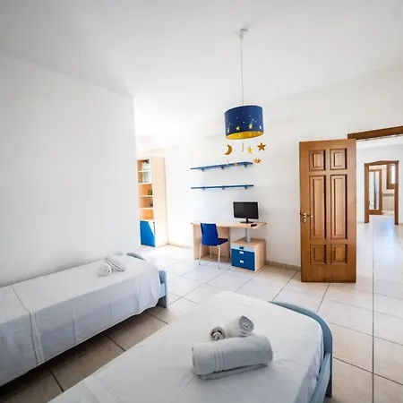 Vespucci Apartment *